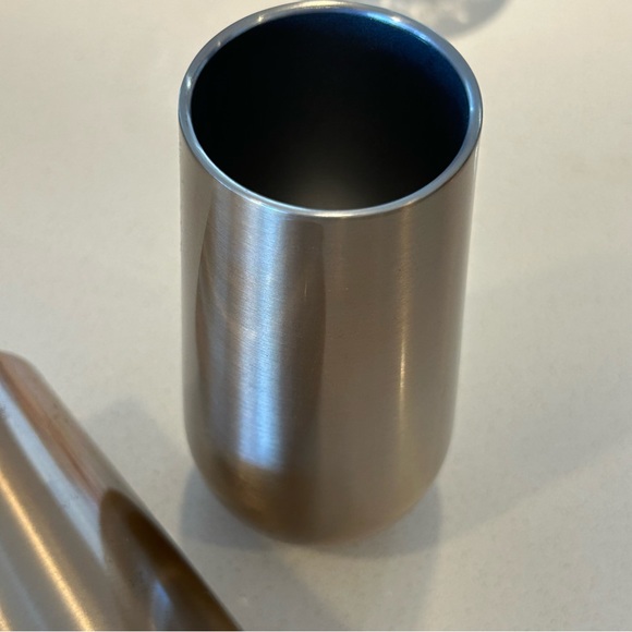 Set of 2 - Insulated Champagne Glasses - Picture 7 of 8